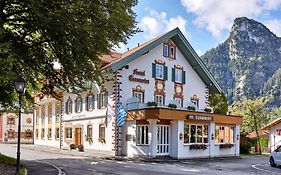 Zum Turm - Apartments Und Gaestezimmer