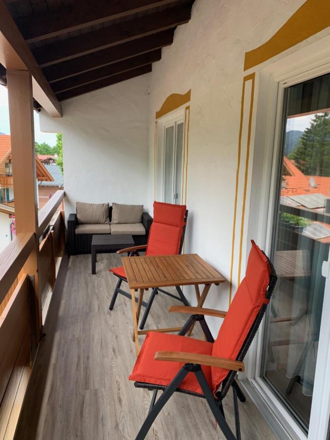 Zum Turm - Apartments Und Gaestezimmer Oberammergau Exterior photo